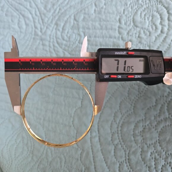 21k Gold Bangle - Picture 15 of 16